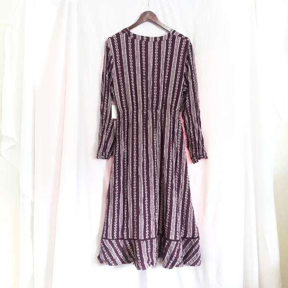 Patterned long sleeved dress - Picture 6 of 6